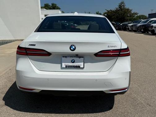 2025 BMW 530 i xDrive