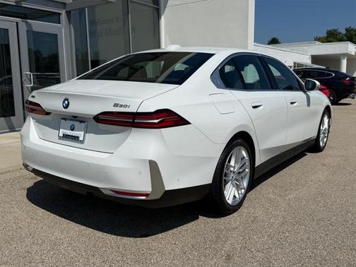 2025 BMW 530 i xDrive