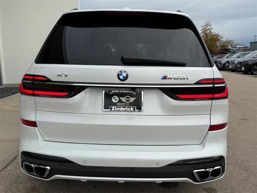 2025 BMW X7 M60i