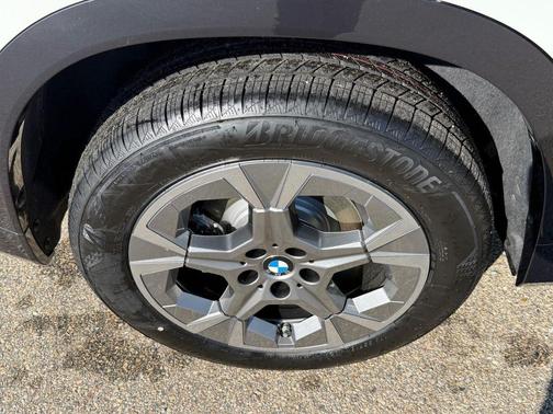 Alpine White 2026 BMW X1 xDrive28i