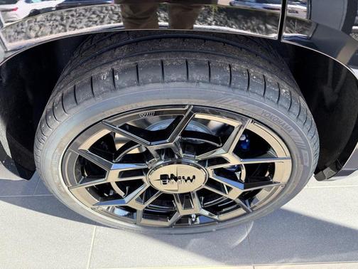 Black Sapphire Metallic 2026 BMW XM Label