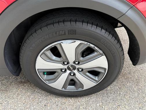 2022 Kia Niro LX