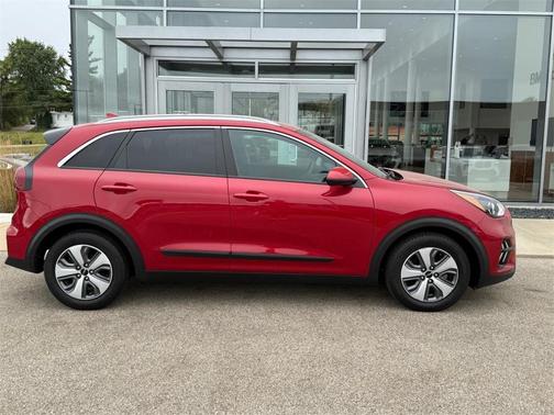 2022 Kia Niro LX