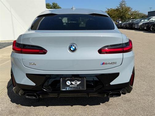 2025 BMW X4 M40i