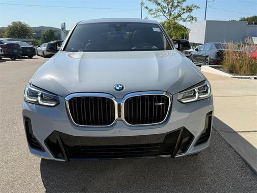 2025 BMW X4 M40i