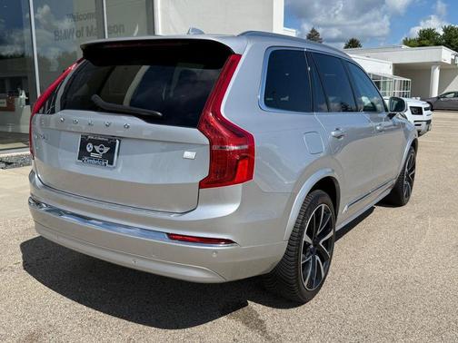Bright Silver Metallic 2022 Volvo XC90 Recharge Plug-In Hybrid T8 Inscription Expression 6 Passenger