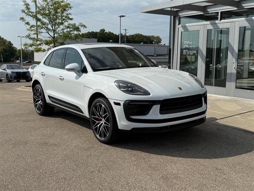 2022 Porsche Macan S