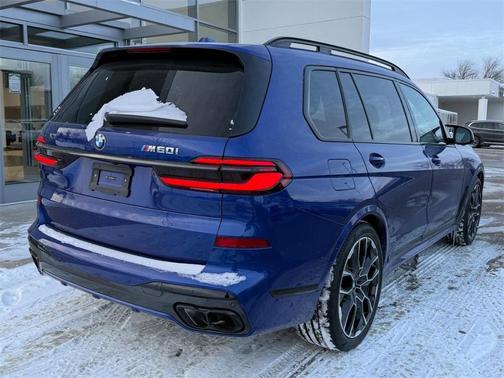 2025 BMW X7 M60i