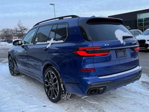 2025 BMW X7 M60i