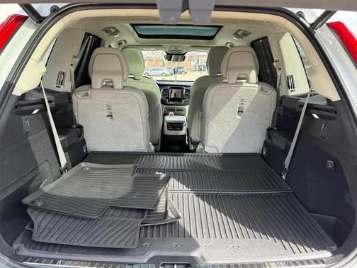 2024 Volvo XC90 B6 Ultimate Bright Theme 6-Seater