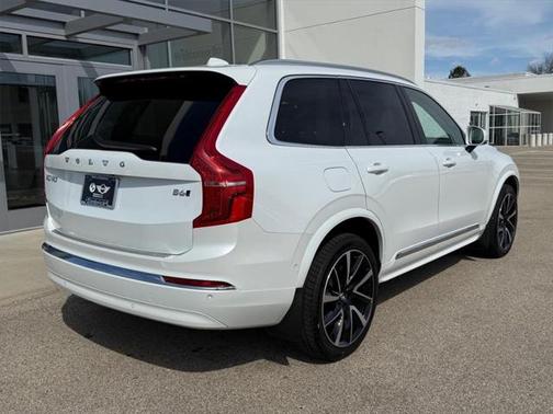 2024 Volvo XC90 B6 Ultimate Bright Theme 6-Seater