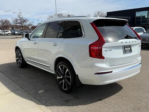 2024 Volvo XC90 B6 Ultimate Bright Theme 6-Seater