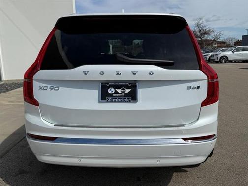 2024 Volvo XC90 B6 Ultimate Bright Theme 6-Seater