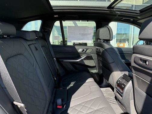 Carbon Black Metallic 2026 BMW X5 xDrive40i