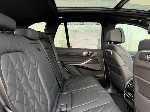 Alpine White 2026 BMW X5 PHEV xDrive50e