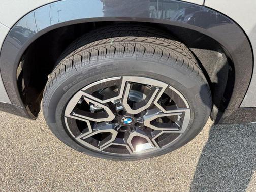 Space Silver Metallic 2026 BMW X1 xDrive28i