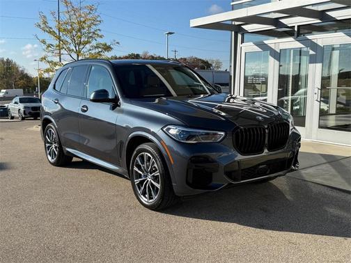 2022 BMW X5 M50i