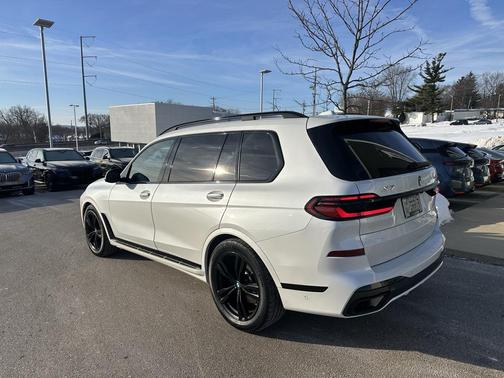 2024 BMW X7 xDrive40i