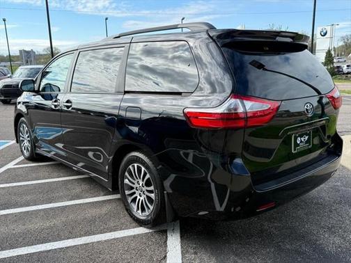 2019 Toyota Sienna XLE