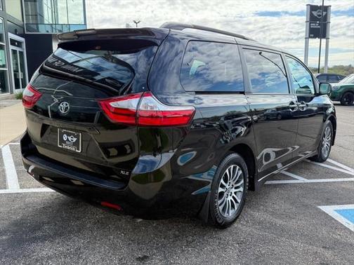 2019 Toyota Sienna XLE