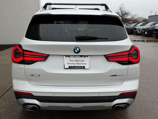 Mineral White Metallic 2022 BMW X3 xDrive30i