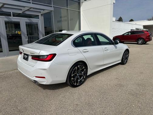 Mineral White Metallic 2025 BMW 330 xDrive