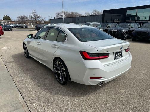 Mineral White Metallic 2025 BMW 330 xDrive