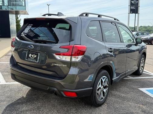 2022 Subaru Forester Premium