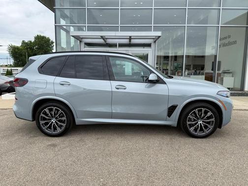 Brooklyn Grey Metallic 2024 BMW X5 xDrive40i