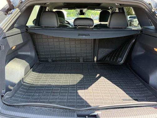 Platinum Gray Metallic 2023 Volkswagen Atlas Cross Sport 3.6L V6 SEL