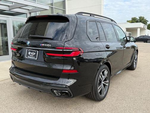 Black Sapphire Metallic 2026 BMW X7 M60i