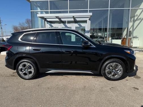 Black Sapphire Metallic 2026 BMW X1 xDrive28i