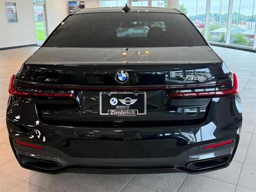 2022 BMW 740 i xDrive
