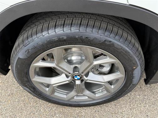 2025 BMW X4 xDrive30i