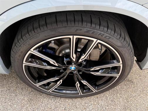 2025 BMW X5 M60i