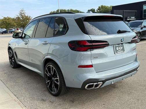 2025 BMW X5 M60i