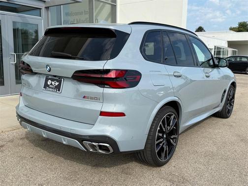 2025 BMW X5 M60i