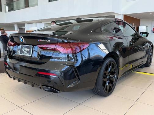 2026 BMW M440 i xDrive