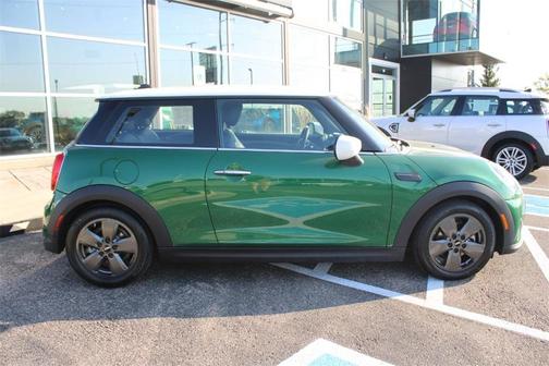 2022 MINI Hardtop Cooper