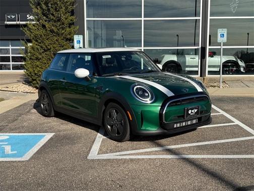 2022 MINI Hardtop Cooper