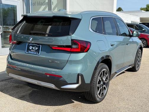 Cape York Green Metallic 2026 BMW X1 xDrive28i