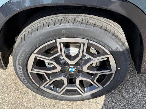 Cape York Green Metallic 2026 BMW X1 xDrive28i