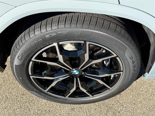 2025 BMW X4 xDrive30i