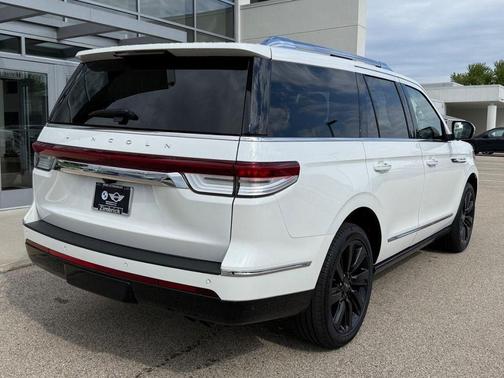 Pristine White Metallic Tri-Coat 2024 Lincoln Navigator Reserve