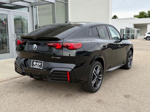 Black Sapphire Metallic 2026 BMW X2 xDrive28i
