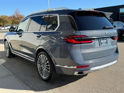 2025 BMW X7 xDrive40i