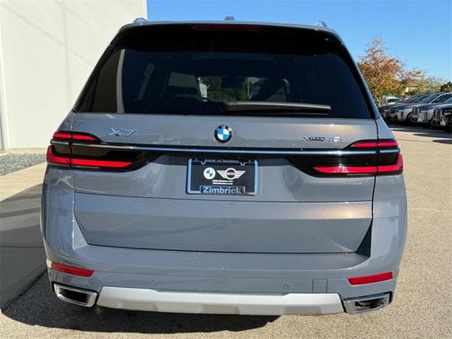 2025 BMW X7 xDrive40i