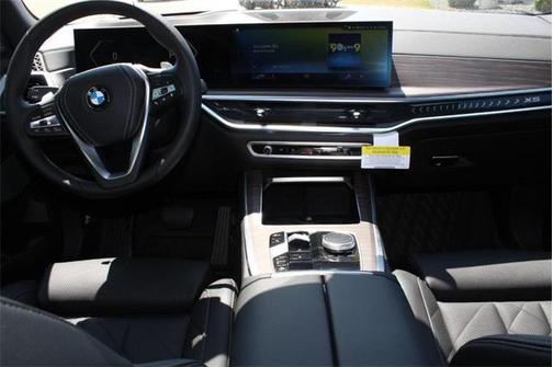 Black Sapphire Metallic 2024 BMW X5 xDrive40i