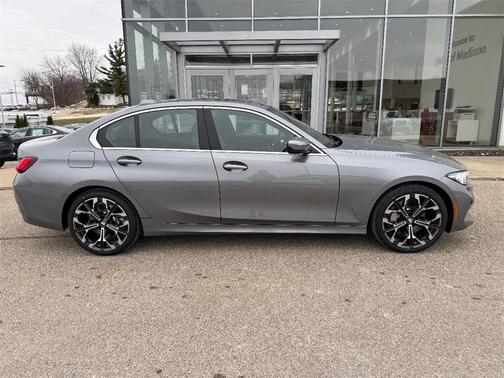 2026 BMW 330 i xDrive