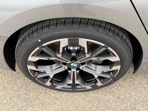 2026 BMW 330 i xDrive